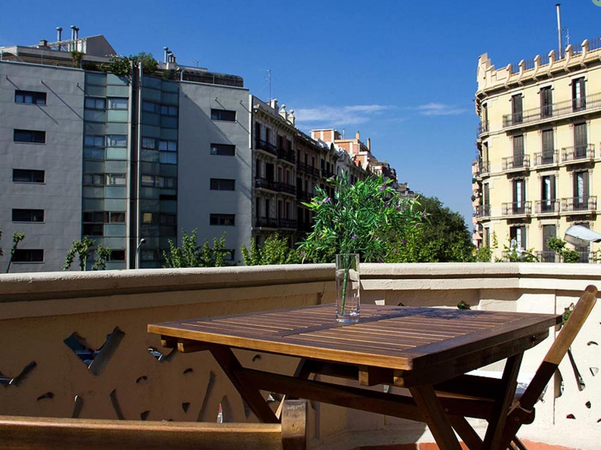 Hostalin Barcelona Diputacion Εξωτερικό φωτογραφία