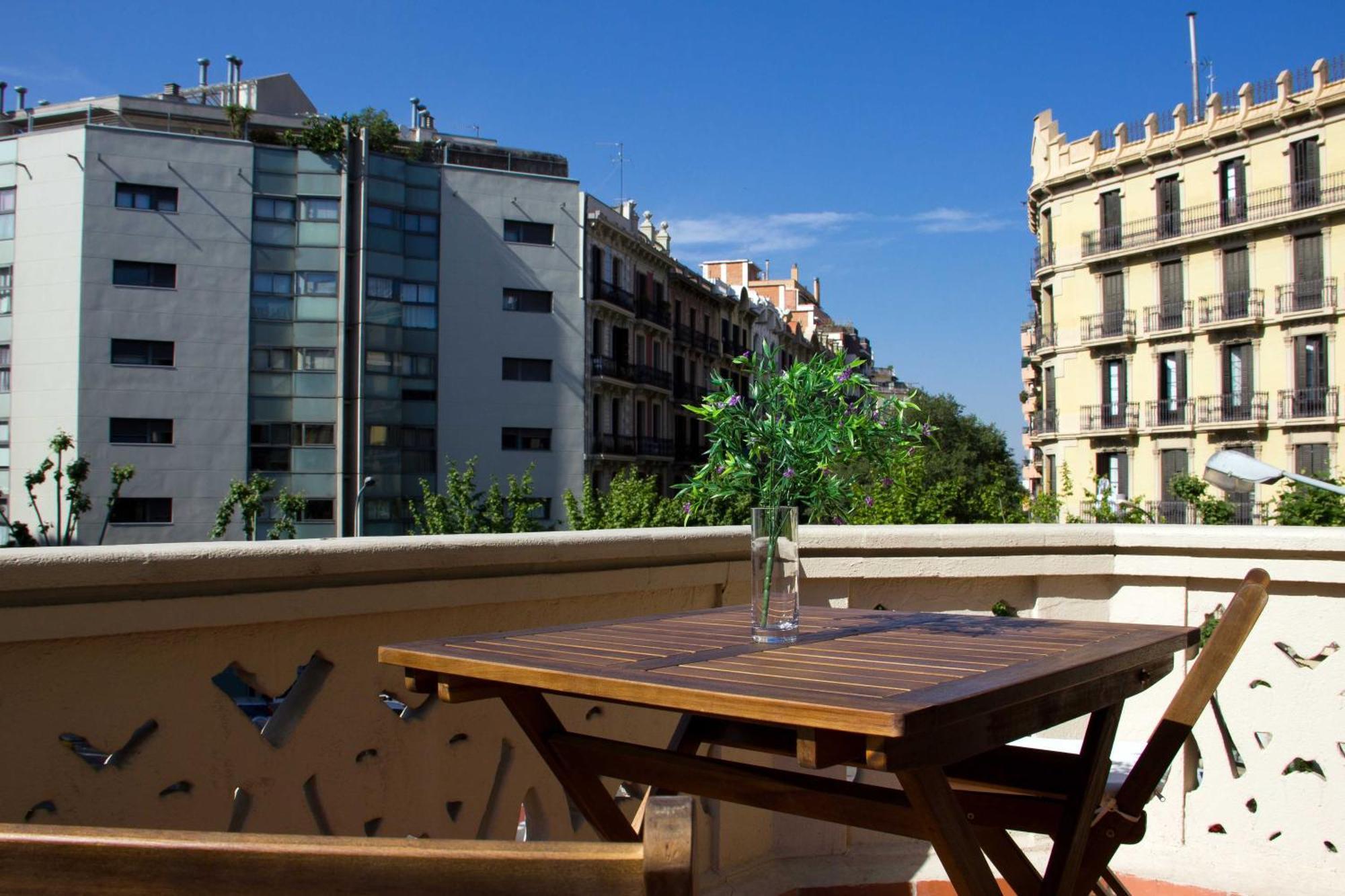 Hostalin Barcelona Diputacion Εξωτερικό φωτογραφία